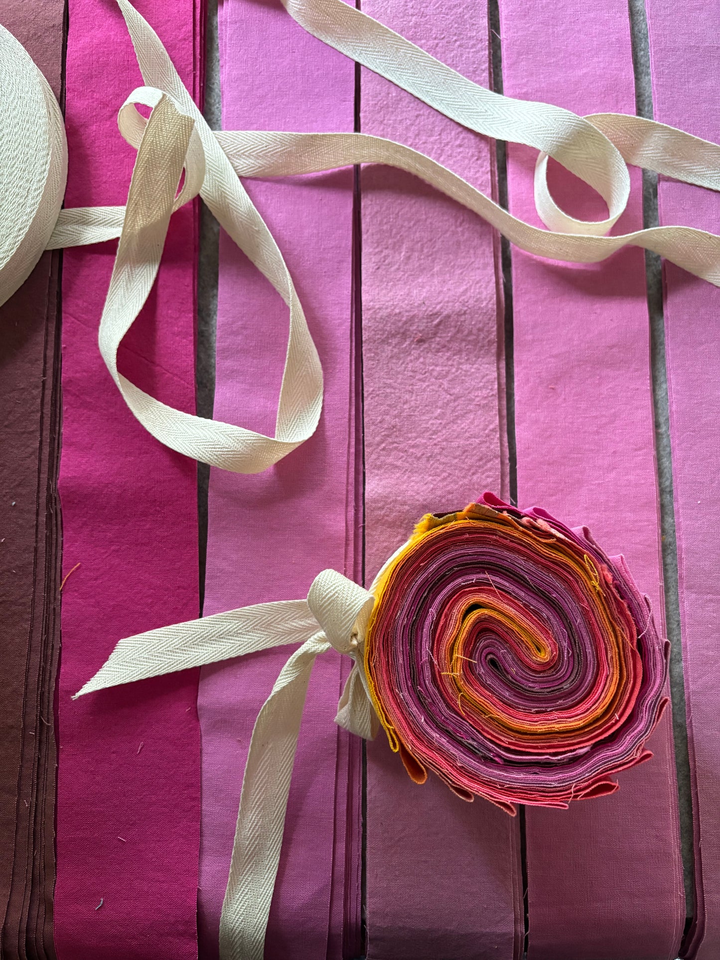 Coral Carnation Jelly Roll - 15 strip